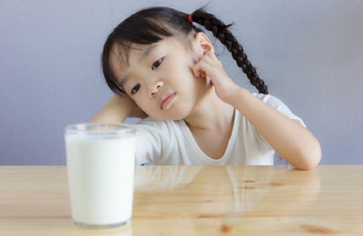 Bị thủy đậu uống sữa được không là thắc mắc chung của nhiều bà con