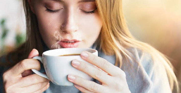 Uống trà ấm mỗi ngày để duy trì sức khỏe và nhanh khỏi bệnh