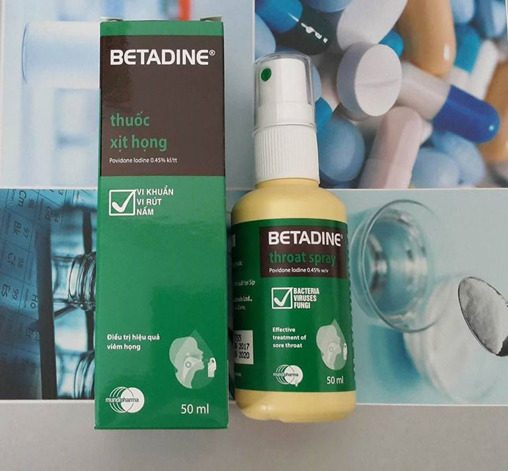 Thuốc xịt họng Betadine Throat Spray có tác dụng kháng khuẩn, ngăn ngừa viêm nhiễm