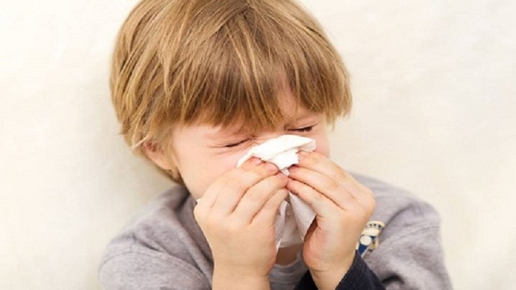 Tắc nghẽn và ứ đọng nhiều dịch nhầy trong mũi là triệu chứng phổ biến của bệnh