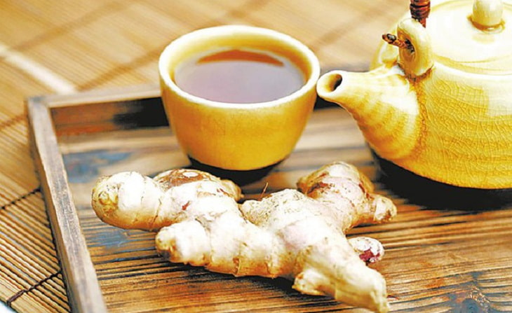 Uống trà gừng và mật ong khi ấm giúp cải thiện tình trạng bệnh hiệu quả