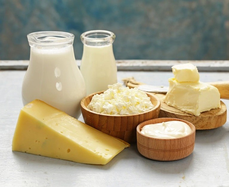 Sữa, sữa chua, phomai là nguồn cung cấp canxi phong phú