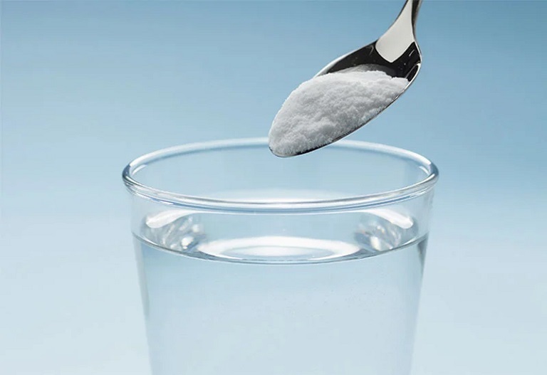 Dùng nước muối để chữa lẹo mắt 