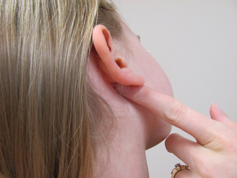 Bị đau bên trong lỗ tai có thể gây nguy hiểm nếu không được điều trị cẩn thận