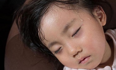 Trẻ Đổ Mồ Hôi Đầu Khi Ngủ: Nguyên Nhân Và Cách Khắc Phục